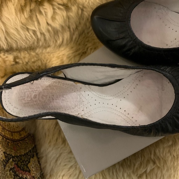 Adorable Locale black leather sling back shoes with leather interior. Size US 7 - Picture 5 of 10